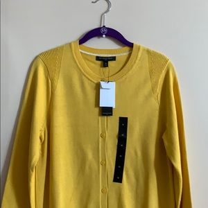 Banana Republic crew neck cardigan (M)